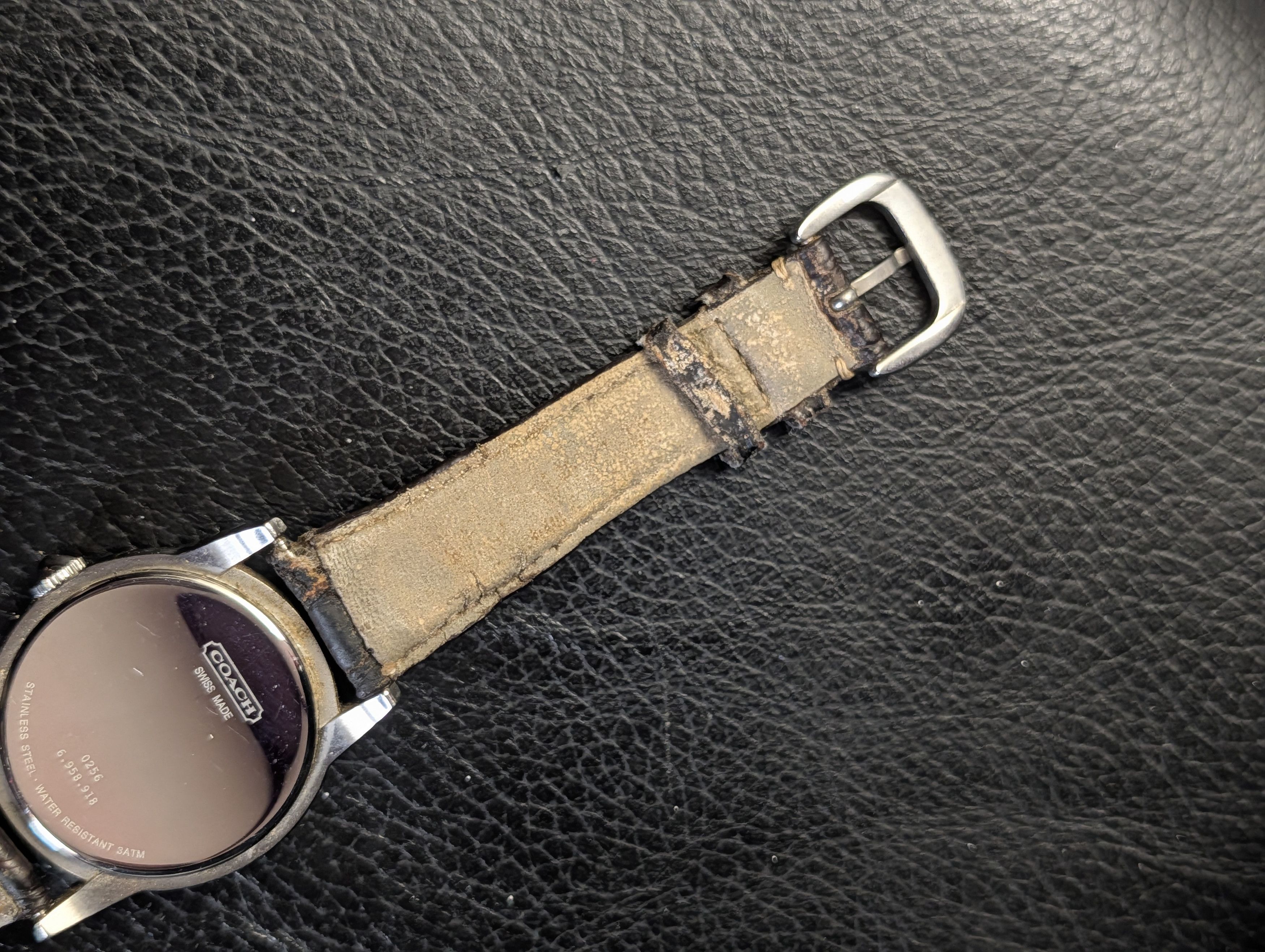 Coach VTG Swiss-Made Date Brown Alligator Quartz 3ATM Watch Size ONE SIZE - 9 Thumbnail