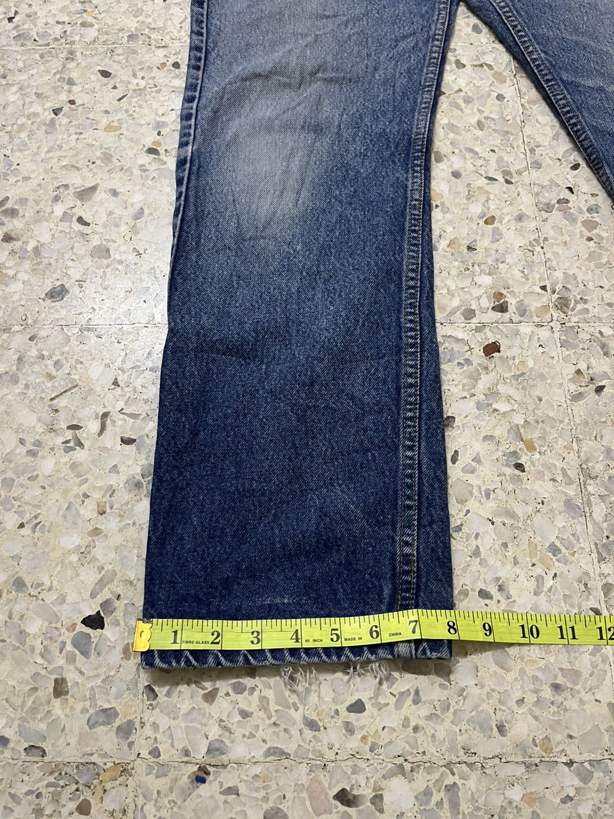Levi's Vintage Levi’s 505 distressed 90s light blue wash jeans Size US 32 / EU 48 - 19 Thumbnail