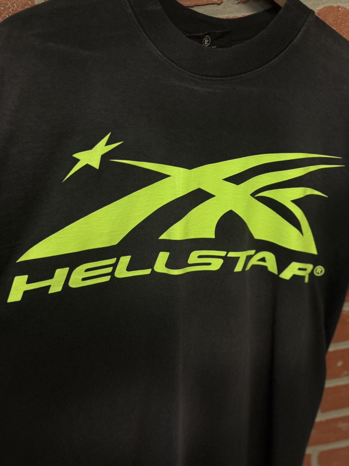 HELLSTAR Hellstar Black Neon Logo Tee Shirt 100% Authentic Size XS Size US XS / EU 42 / 0 - 5 Thumbnail