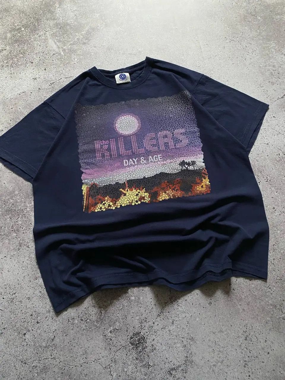 Band Tees VINTAGE THE KILLERS “DAY AND AGE” ALBUM ROCK BAND T SHIRT Size US L / EU 52-54 / 3 - 2 Thumbnail