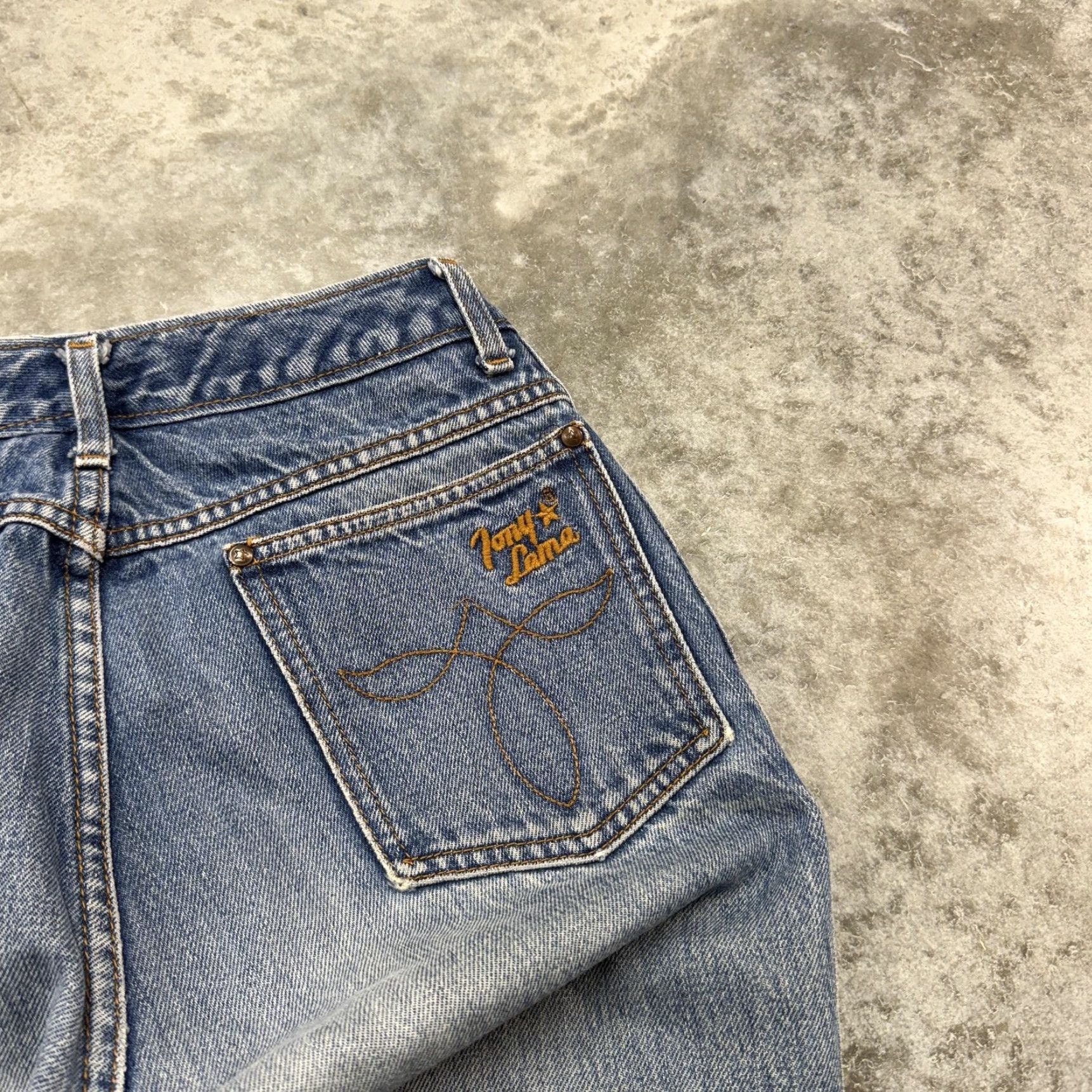 Tony Lama VINTAGE Tony Lama Jeans Womens 9 Blue Denim High Rise Western Cowboy USA 80s Distressed Embroidered Logo Pockets 32in Inseam Mens Women Girls Boys Size 30" / US 8 / IT 44 - 3 Thumbnail