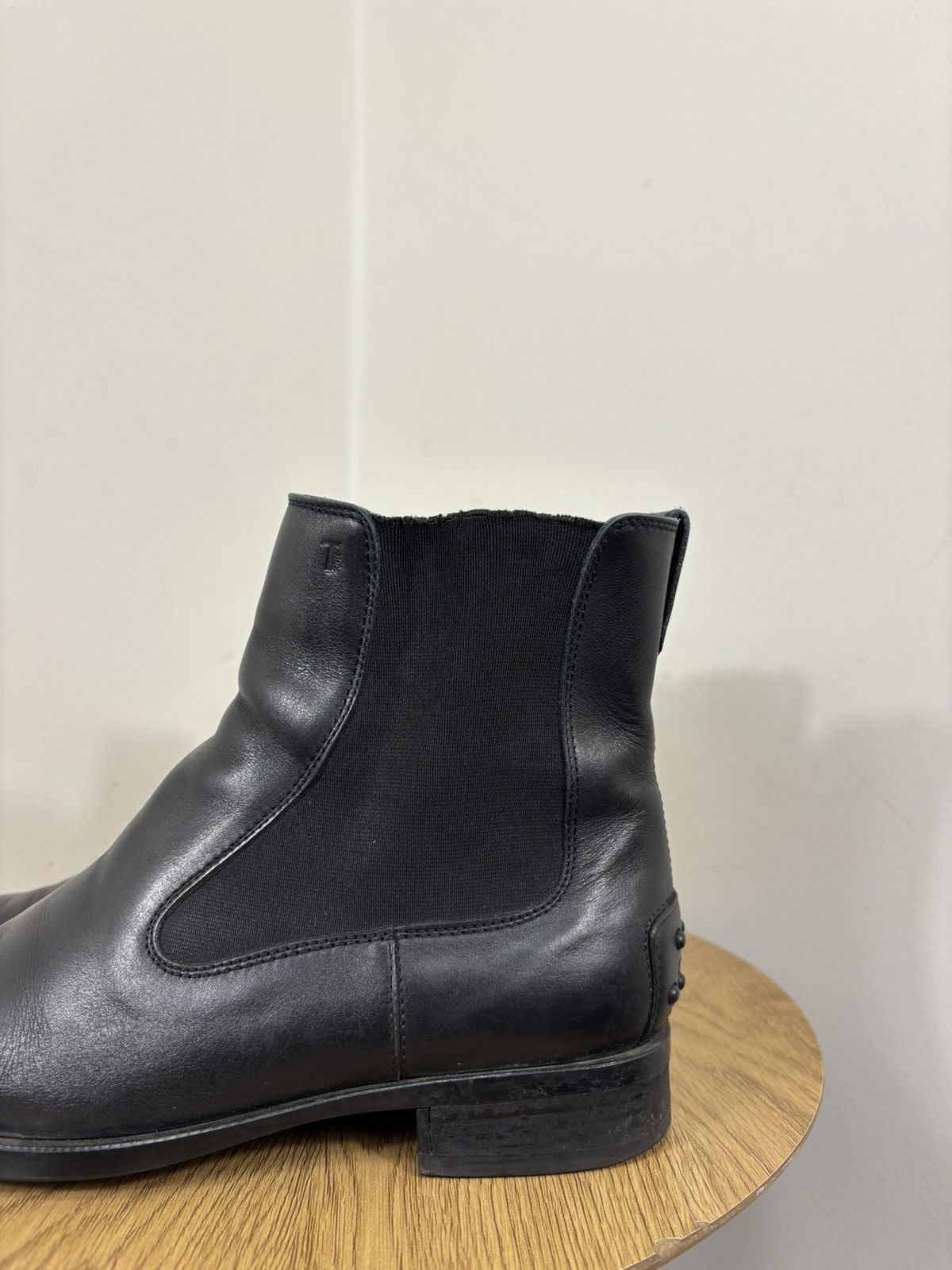 Tod's Tod’s Women’s Black Low Heel Ankle Leather Chelsea Boots Size US 7.5 / IT 37.5 - 14 Thumbnail