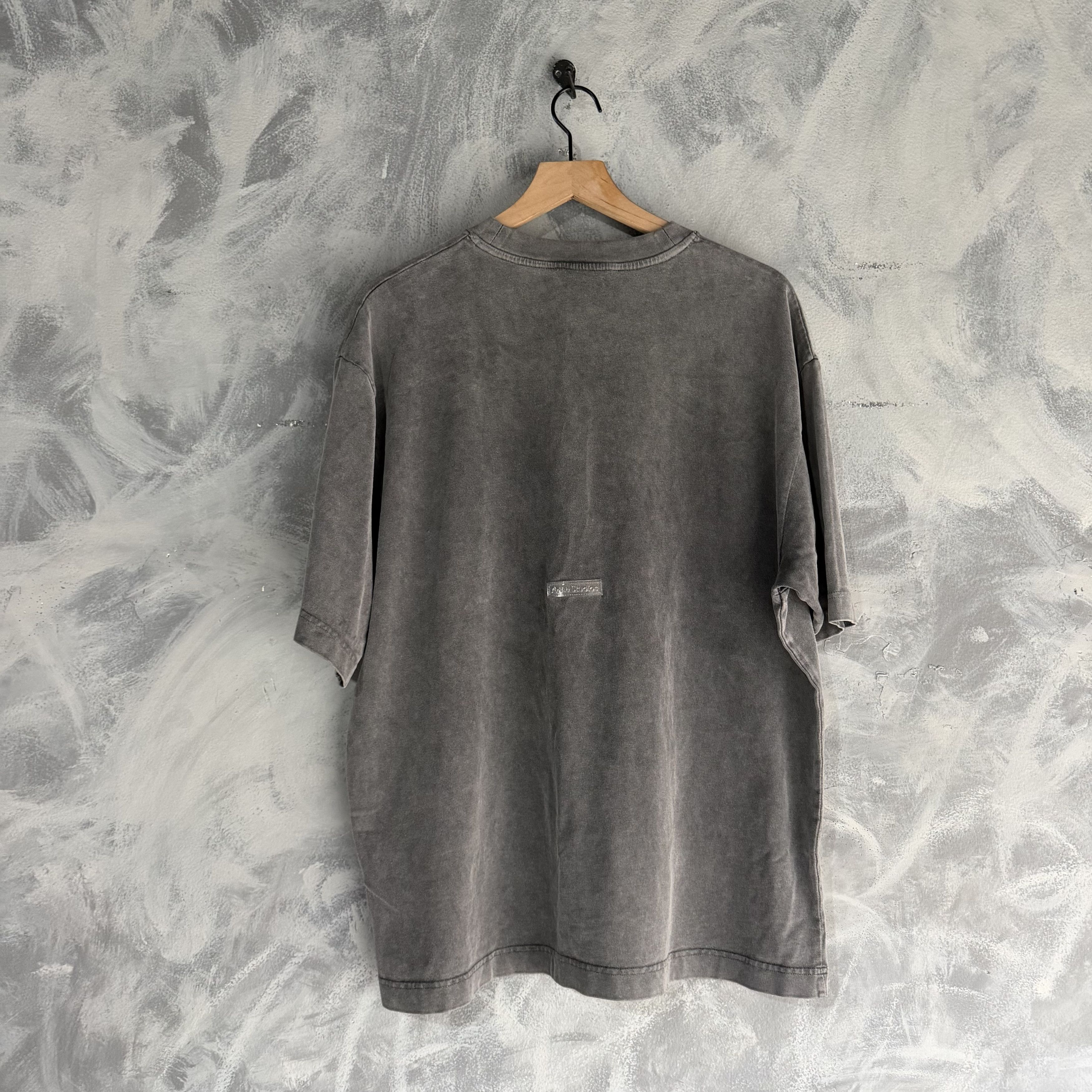 Acne Studios Acnestudios Rubber Logo Patch T shirt Unisex Large Gray Size US L / EU 52-54 / 3 - 4 Thumbnail