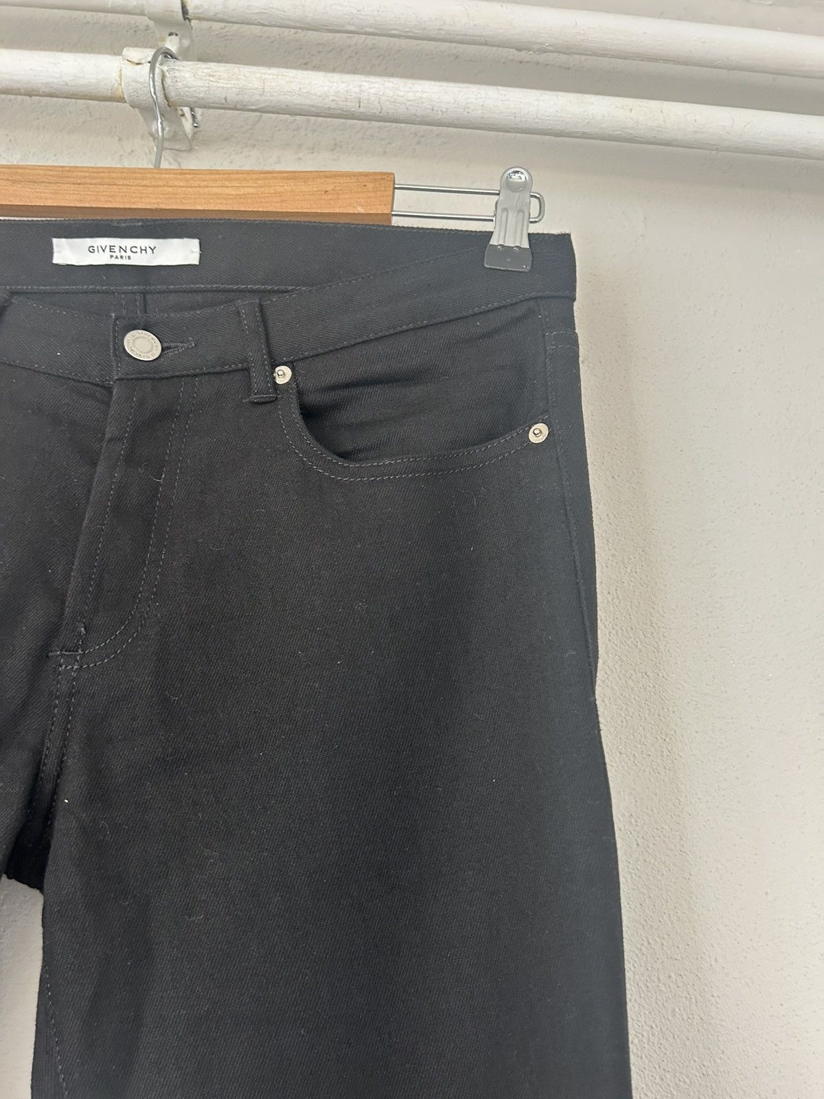 Givenchy Black Slim-Fit Jeans with Red Graphic Patch Size US 31 - 11 Thumbnail