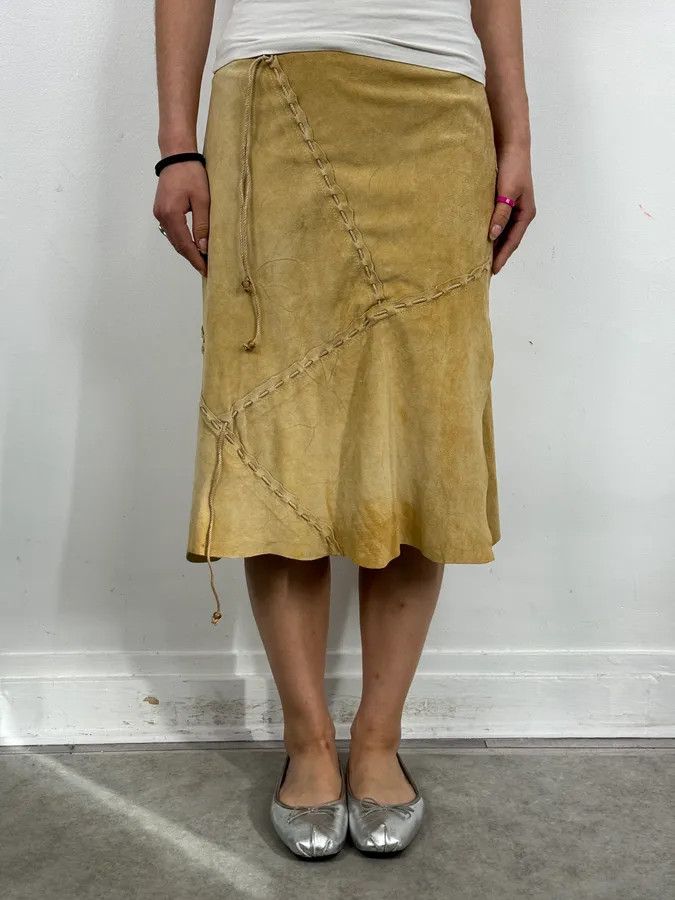 Dolce & Gabbana FW2001 Dolce & Gabbana Mustard Suede Lace-Up Midi Skirt Size 27" / US 4 / IT 40 - 1 Thumbnail