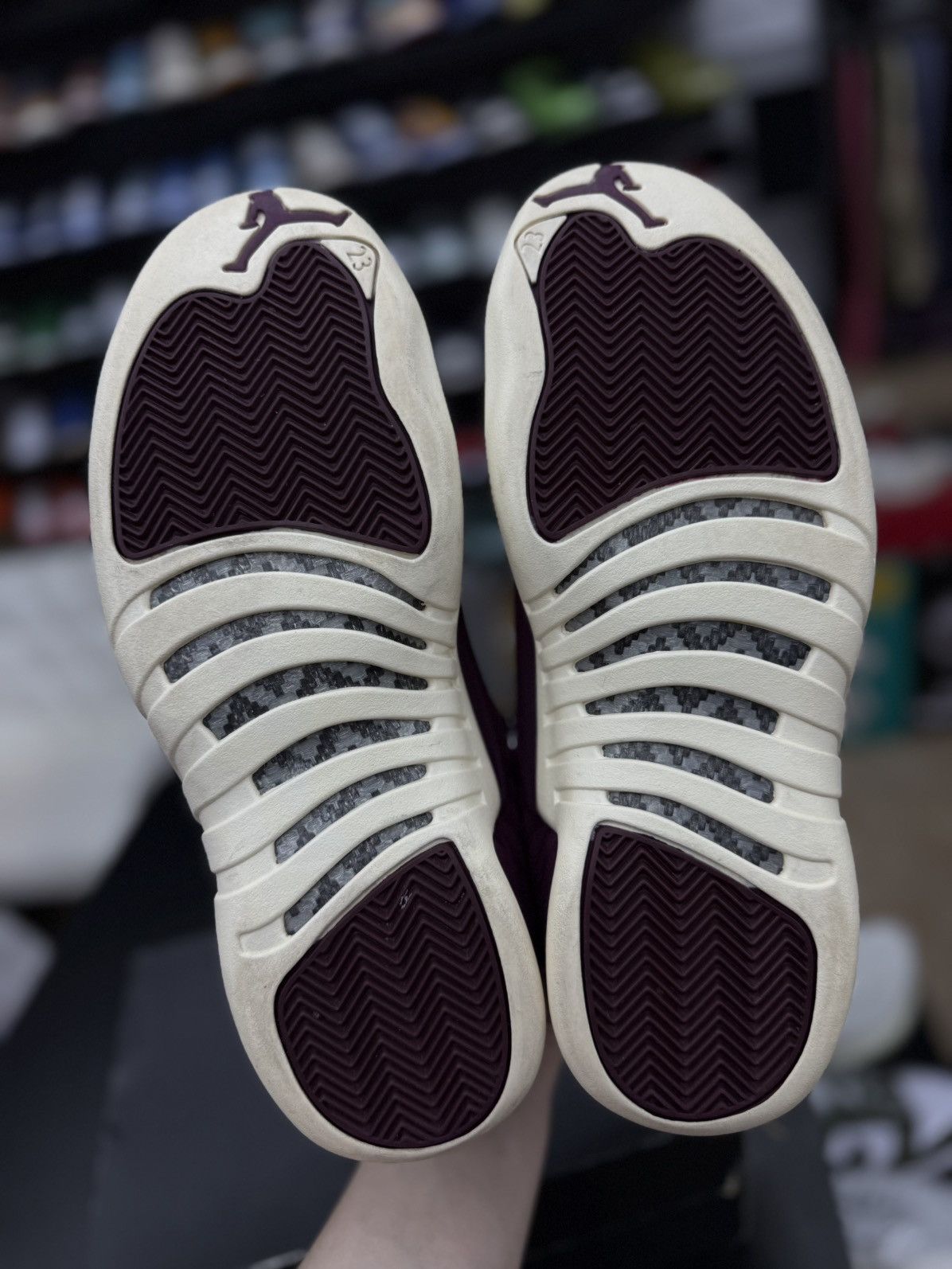 Jordan Brand Jordan 12 Bordeaux 2017 (130690-617) Size 10.5 🧼 Size US 10.5 / EU 43-44 - 15 Thumbnail
