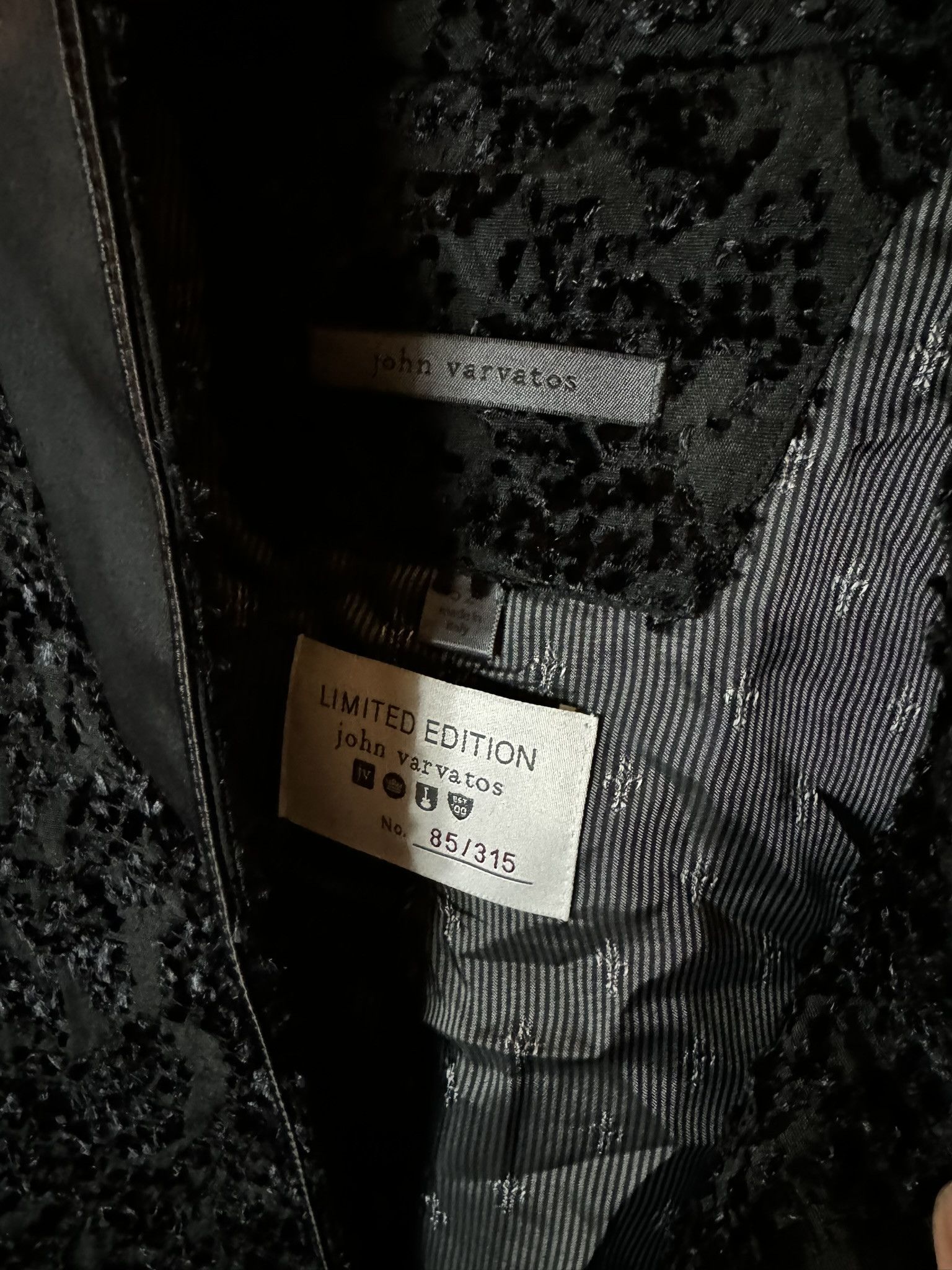 John Varvatos *RARE* JOHN VARATOS ShawlCollar Embellished Hook Blazer sz52 Size US L / EU 52-54 / 3 - 3 Thumbnail