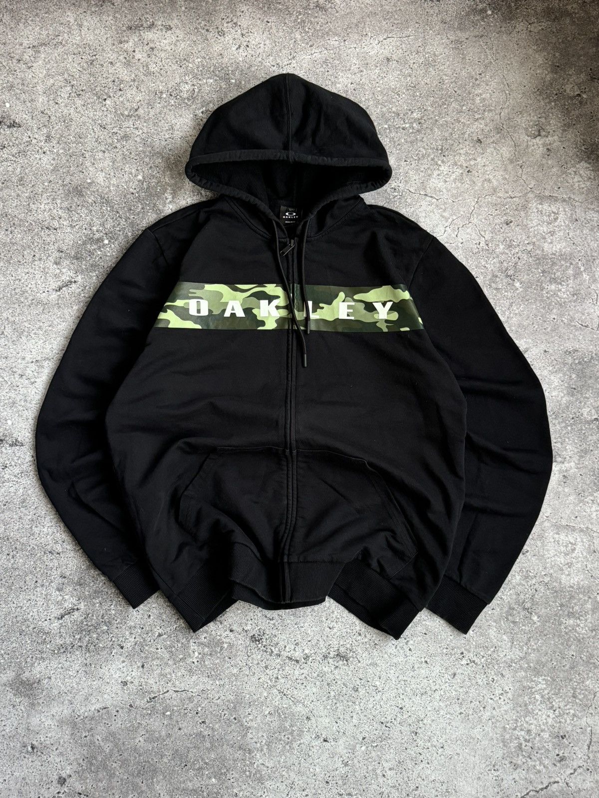 Oakley × Vintage Vintage Oakley outdoor Y2K oversized camo zip hoodie Size US L / EU 52-54 / 3 - 2 Thumbnail