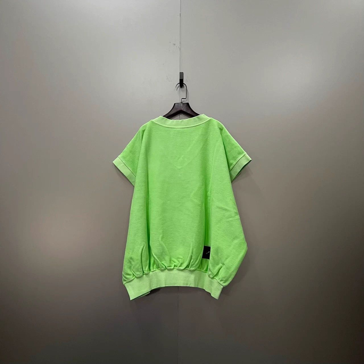WE11DONE WE11DONE V-neck logo short sleeve green M new Size M / US 6-8 / IT 42-44 - 2 Thumbnail