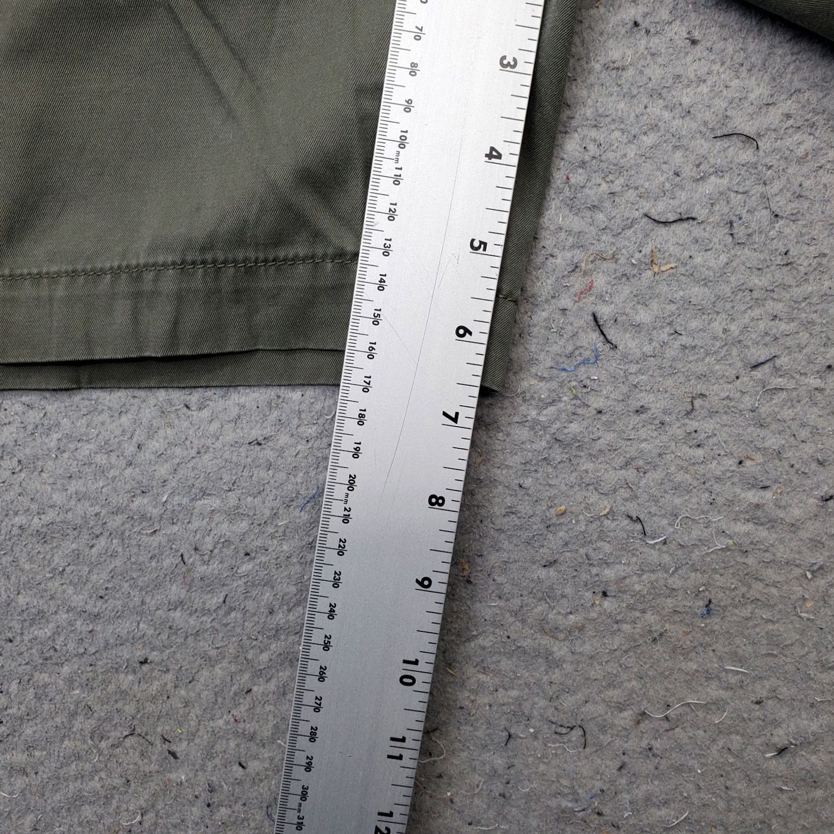 Lands' End Lands' End Chino Shorts Womens 16 Green Flat Front Outdoor Comfort Slash Pocket Outdoor Women's 16 Green Pants Shorts Wom ens Size 38" / US 16 / IT 52 - 4 Thumbnail