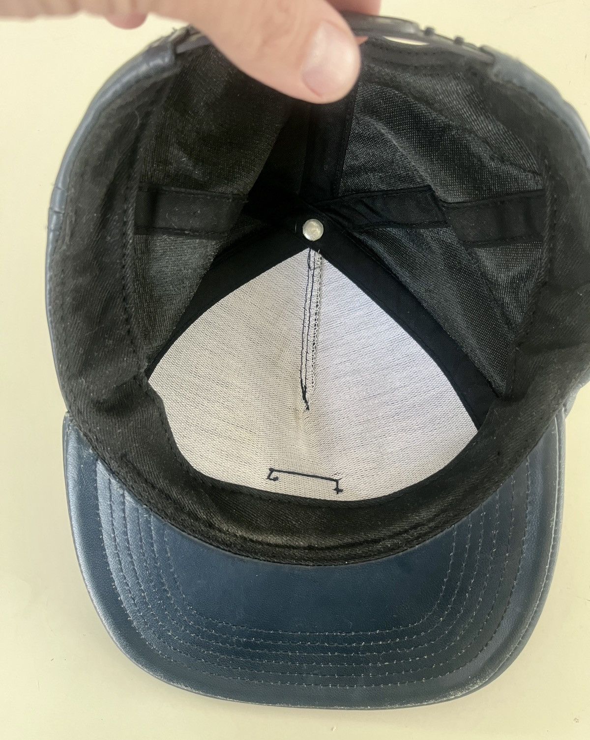 Supreme Supreme Faux Leather Snapback Size ONE SIZE - 3 Thumbnail