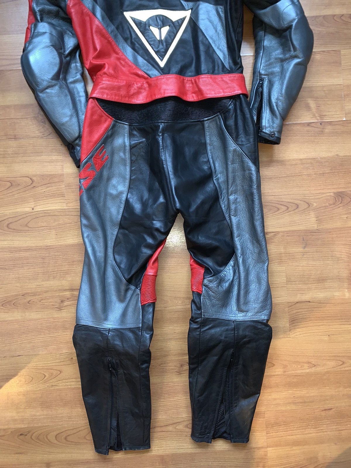 Dainese Vintage Dainese T3 Leather Suit Racing Moto size 48 Size US M / EU 48-50 / 2 - 6 Thumbnail