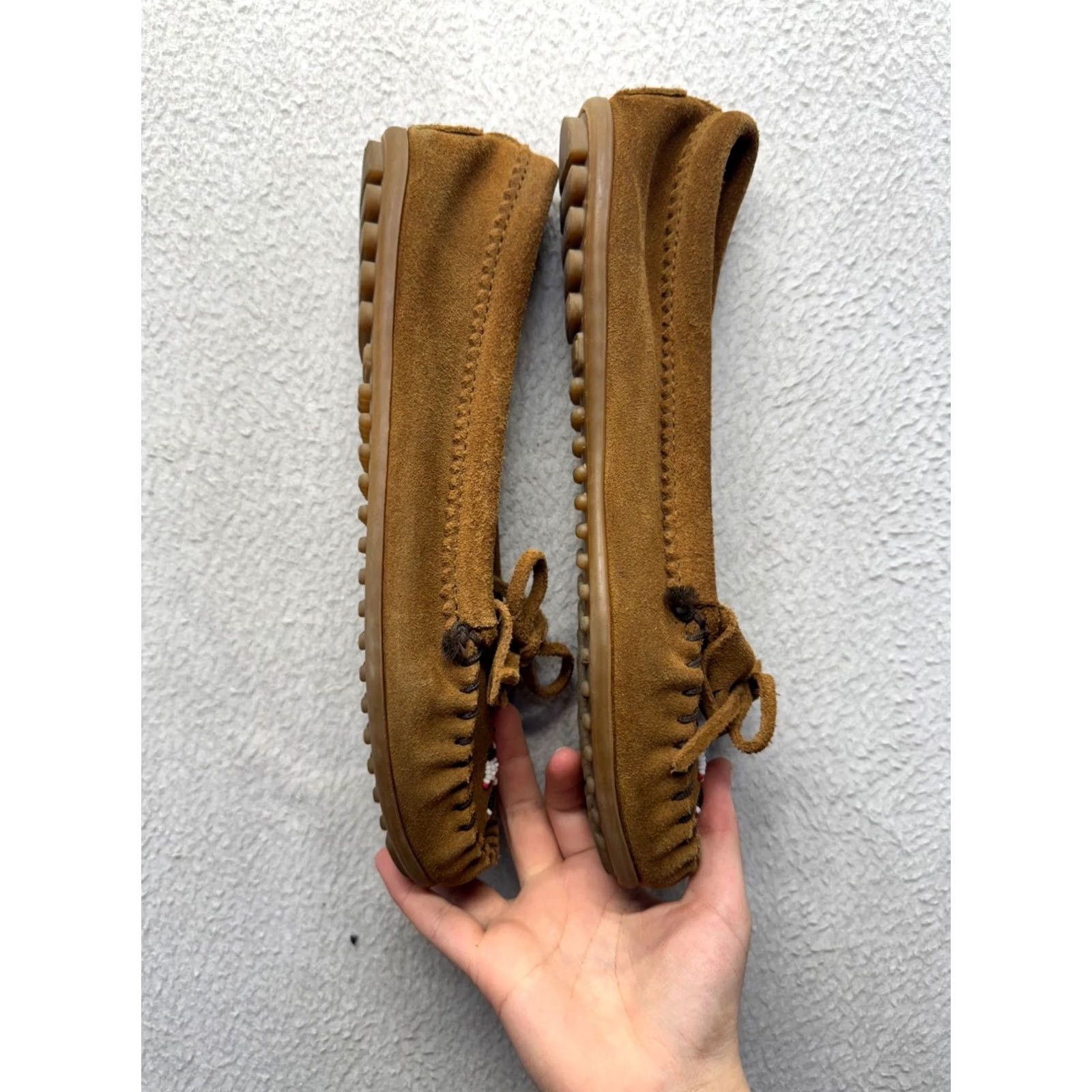 Minnetonka VINTAGE Minnetonka Brown Suede Moccasins Beaded Thunderbird Design Womens 7 Slip On Flat All Season XS? Size US 7 / IT 37 - 5 Thumbnail