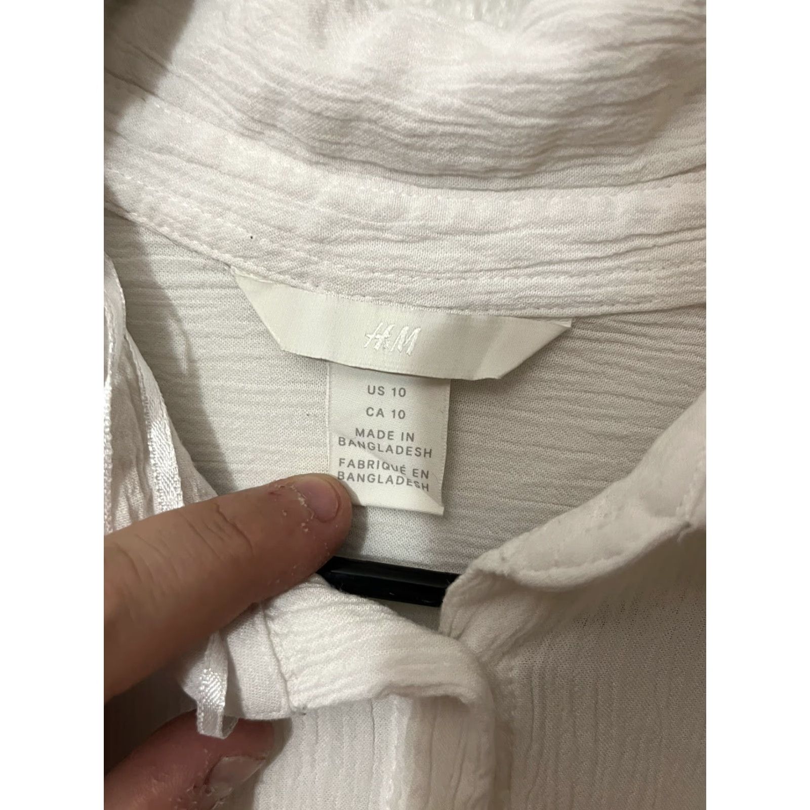 H&M VINTAGE? No. H&M Shirt Button-Up White Long Sleeve 10 Viscose Solid Womens Adult Size 10 White 90s Classic Button-Up Womens Size L / US 10 / IT 46 - 3 Thumbnail