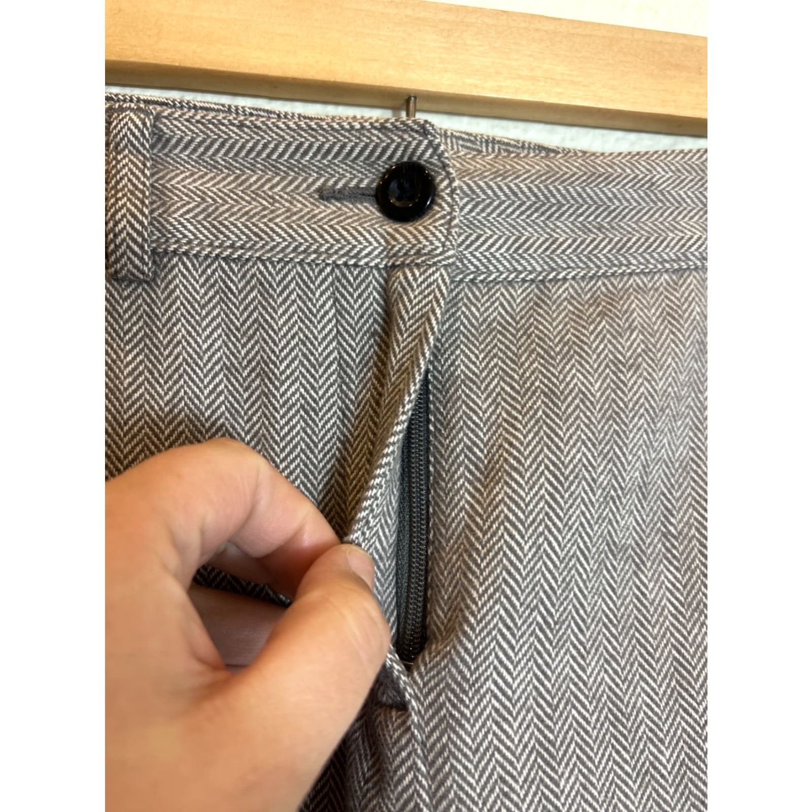 Vintage LL Bean Womens Pants Dress Pants Herringbone Gray White Polyester Size 4 Petite Womens Size 27" / US 4 / IT 40 - 7 Thumbnail