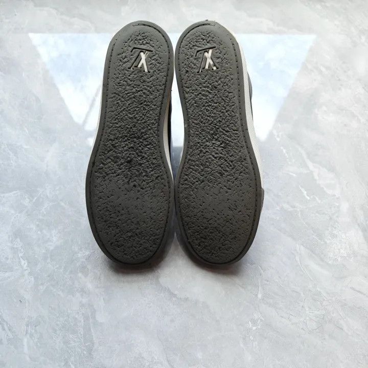 Louis Vuitton Louis Vuitton Stylish Breathable High-Top Sneakers -2508 Size US 8.5 / EU 41-42 - 1 Thumbnail