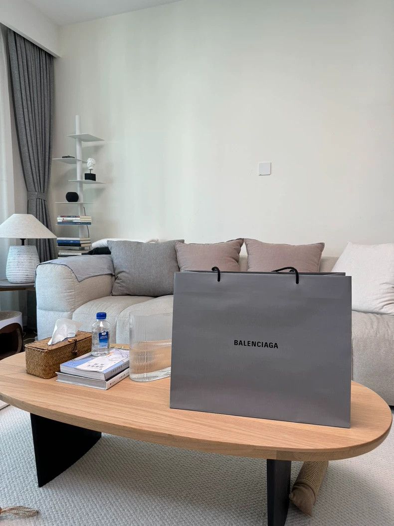 Balenciaga Balenciaga T-shirt Size US S / EU 44-46 / 1 - 6 Thumbnail