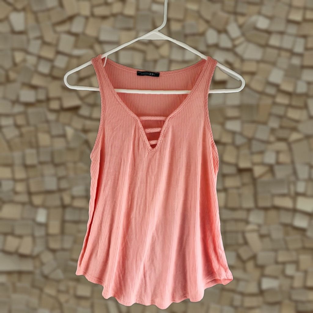 Vintage **Women's Size Medium Pink Papermoon Tank Top V-Neck Ribbed** User: **Women's Size Medium Pink Tank Top V-Neck Ribbed Papermoon** Size M / US 6-8 / IT 42-44 - 1 Thumbnail
