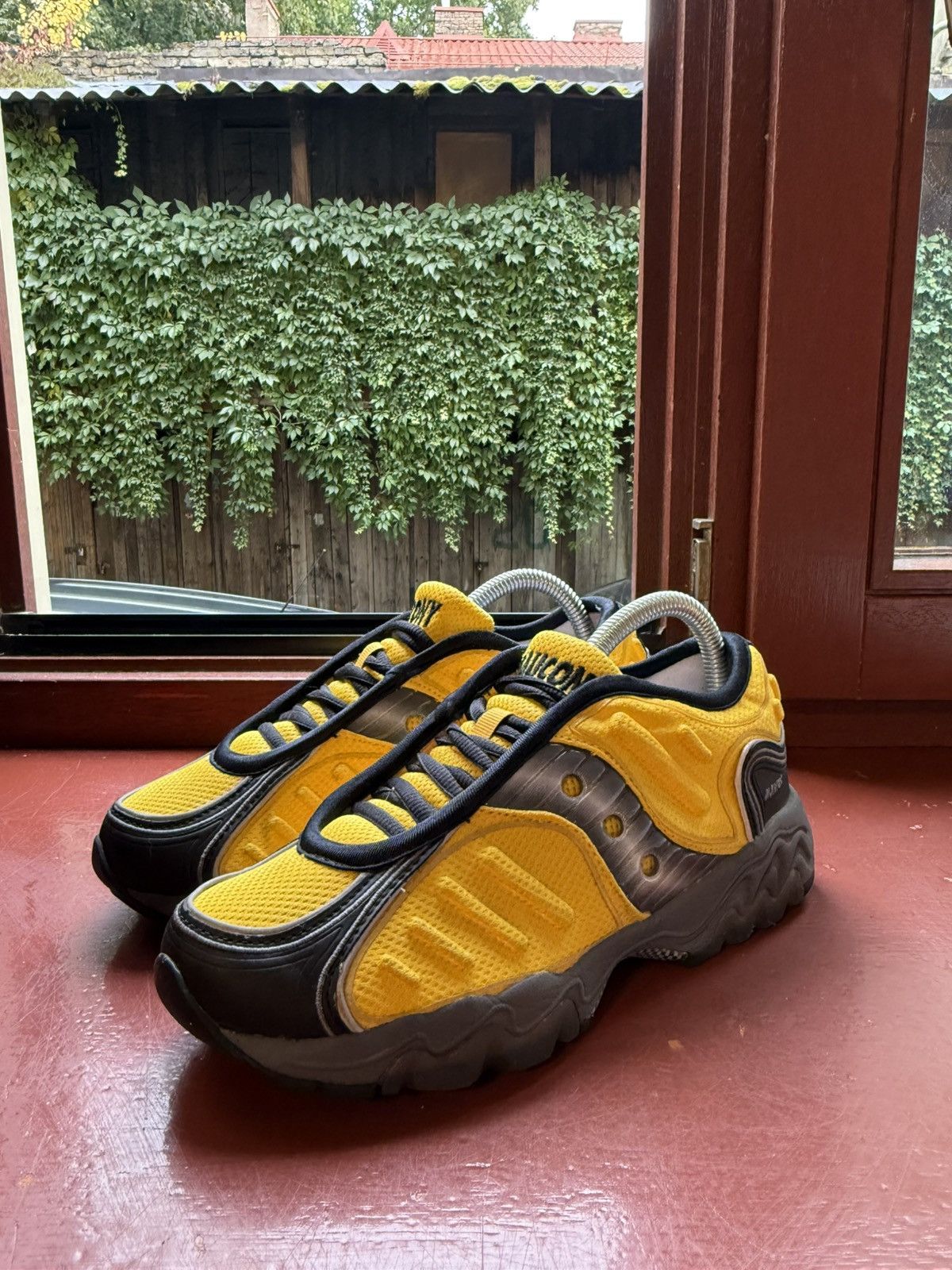 Saucony Saucony Matrix Yellow/Black Size US 7 / IT 37 - 1 Thumbnail