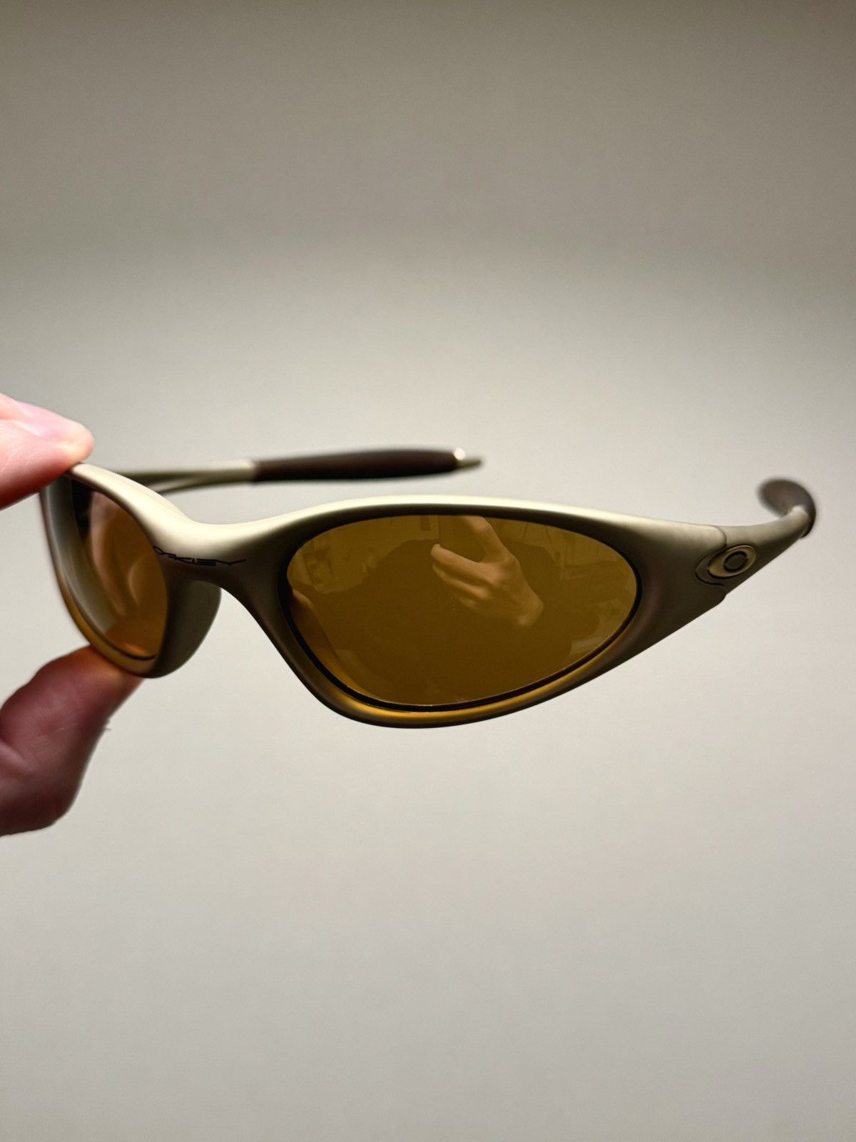 Oakley OAKLEY MINUTE Gen.2 PLATINUM FMJ SUNGLASSES Size ONE SIZE - 2 Thumbnail