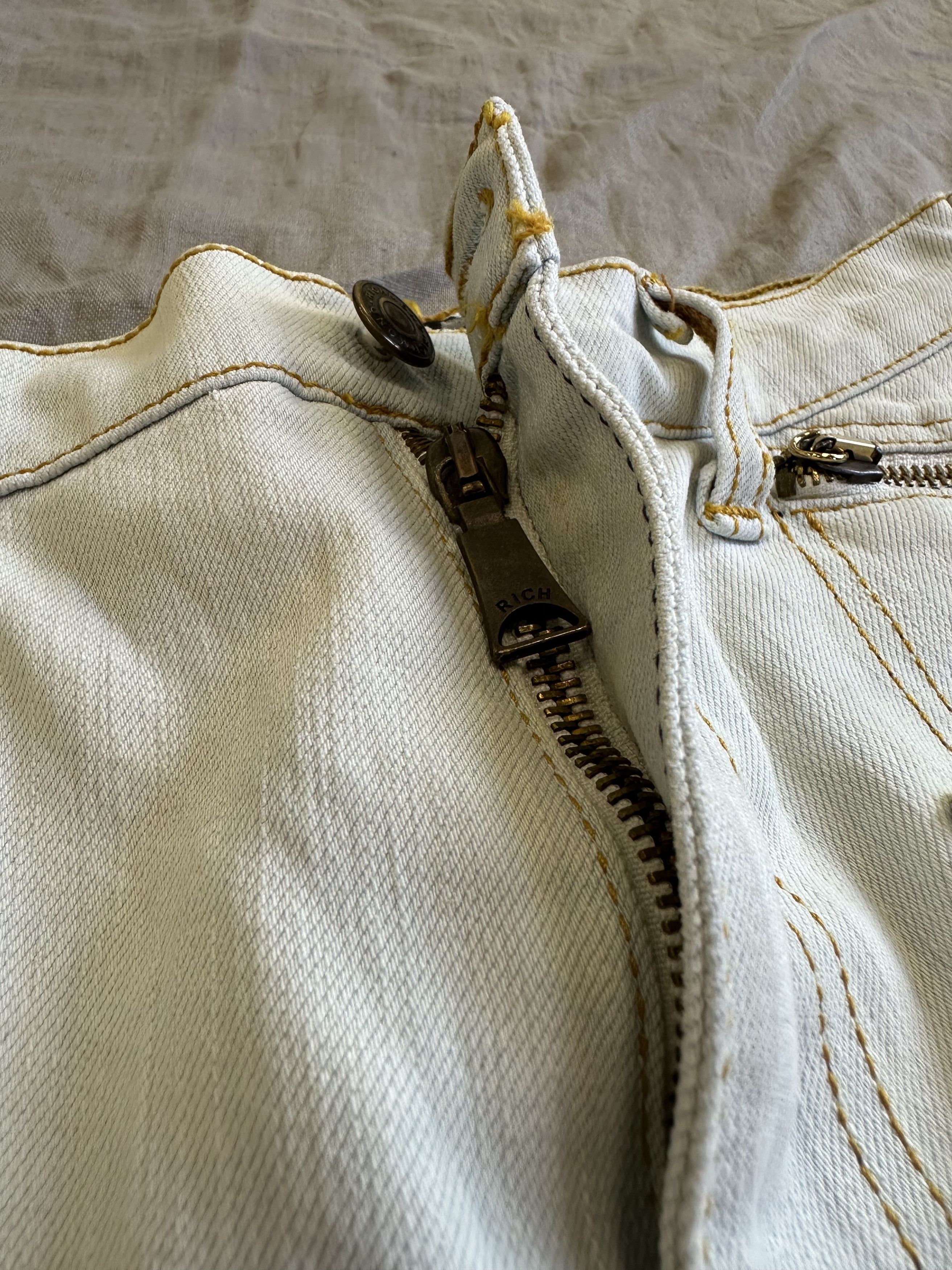 John Richmond Richmond Vintage y2k Rhinstone Logo Denim Jeans 6654AC Size 28" / US 6 / IT 42 - 5 Thumbnail