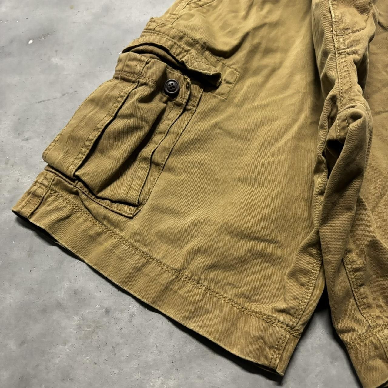 Japanese Brand × Vintage Crazy Vintage Y2K/2000s Baggy Khaki Skater Style Cargo Shorts! Size US 36 / EU 52 - 3 Thumbnail