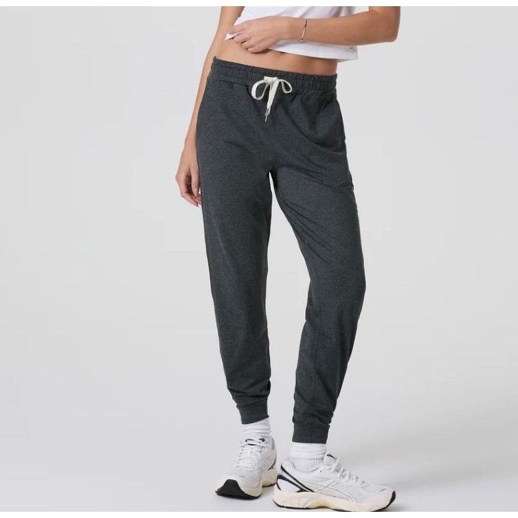 Vuori NWT Vuori Performance Jogger Large Charcoal Heather DreamKni Size 32" / US 10 / IT 46 - 1 Thumbnail