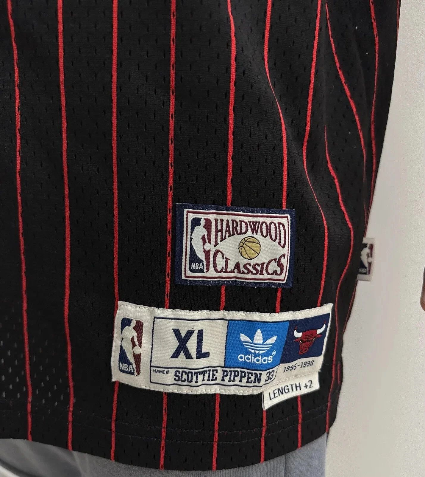 Adidas Scottie Pippen #33 Chicago Bulls Classic Jersey Mens Size US XL / EU 56 / 4 - 5 Thumbnail