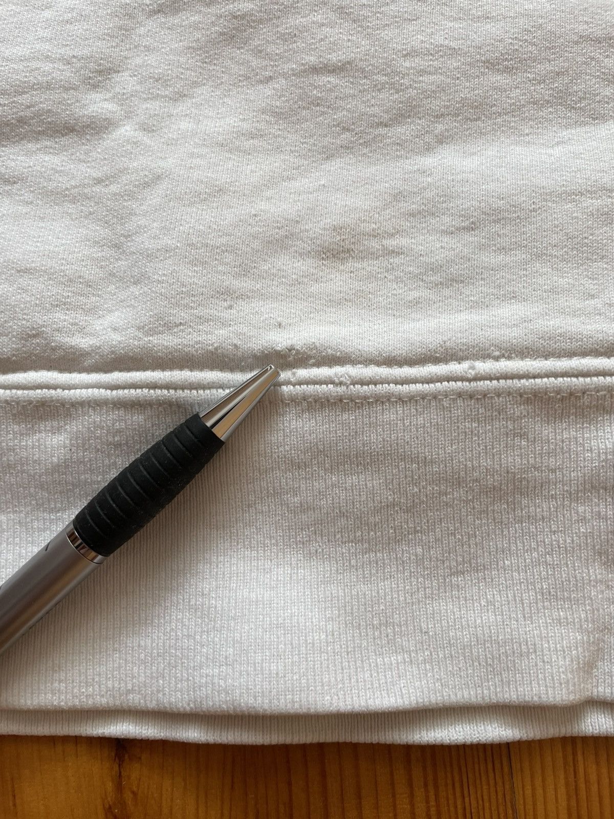 Supreme Supreme ‘The Land Of Fuck’ Logo White Hoodie Size US M / EU 48-50 / 2 - 18 Thumbnail