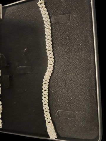 Designer 8mm D Color VVS1 Moissanite Cuban Link Bracelet Men Size ONE SIZE - 1 Thumbnail