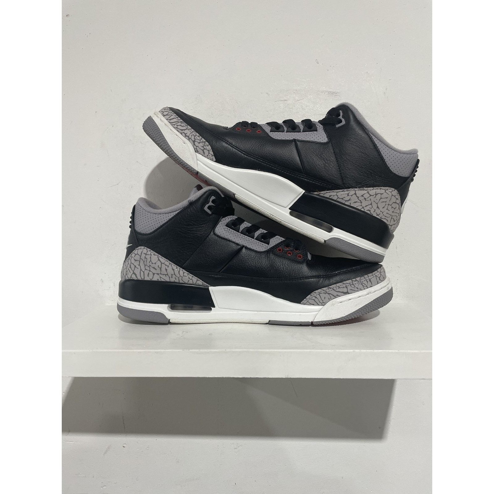 Nike JORDAN 3 RETRO OG BLACK CEMENT (2024) SIZE 11.5 PREOWNED Size US 11.5 / EU 44-45 - 3 Thumbnail