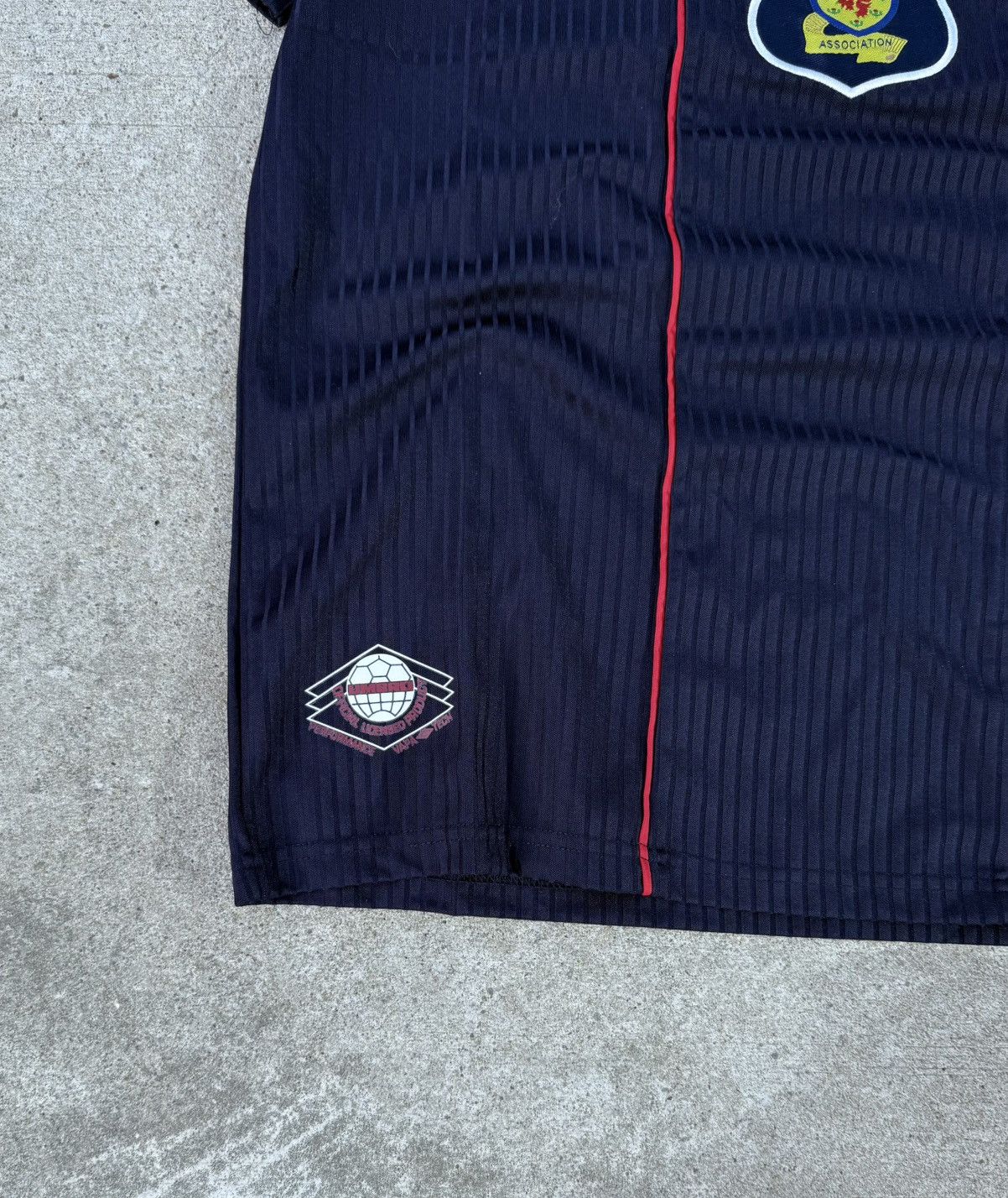 Umbro Vintage Umbro Scotland streetwear rare 90s soccer jersey Size US L / EU 52-54 / 3 - 8 Thumbnail