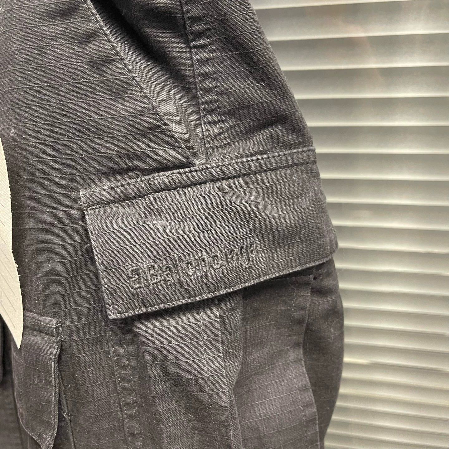 Balenciaga Balenciaga Detachable Cargo Flare 34 Pants Size 25" / US 0 / IT 36 - 4 Thumbnail