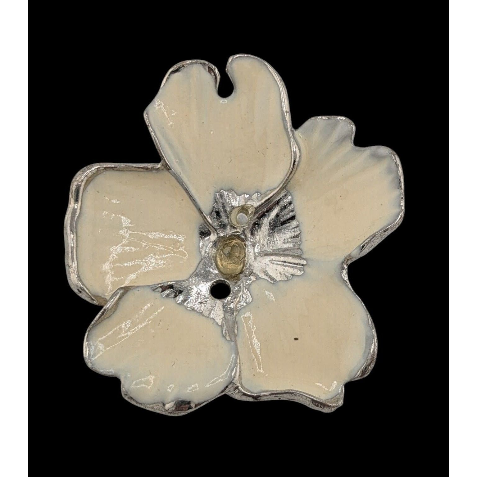 Other Vintage Floral Brooch Silver Tone With Cream Enamel (Missing Size ONE SIZE - 2 Thumbnail