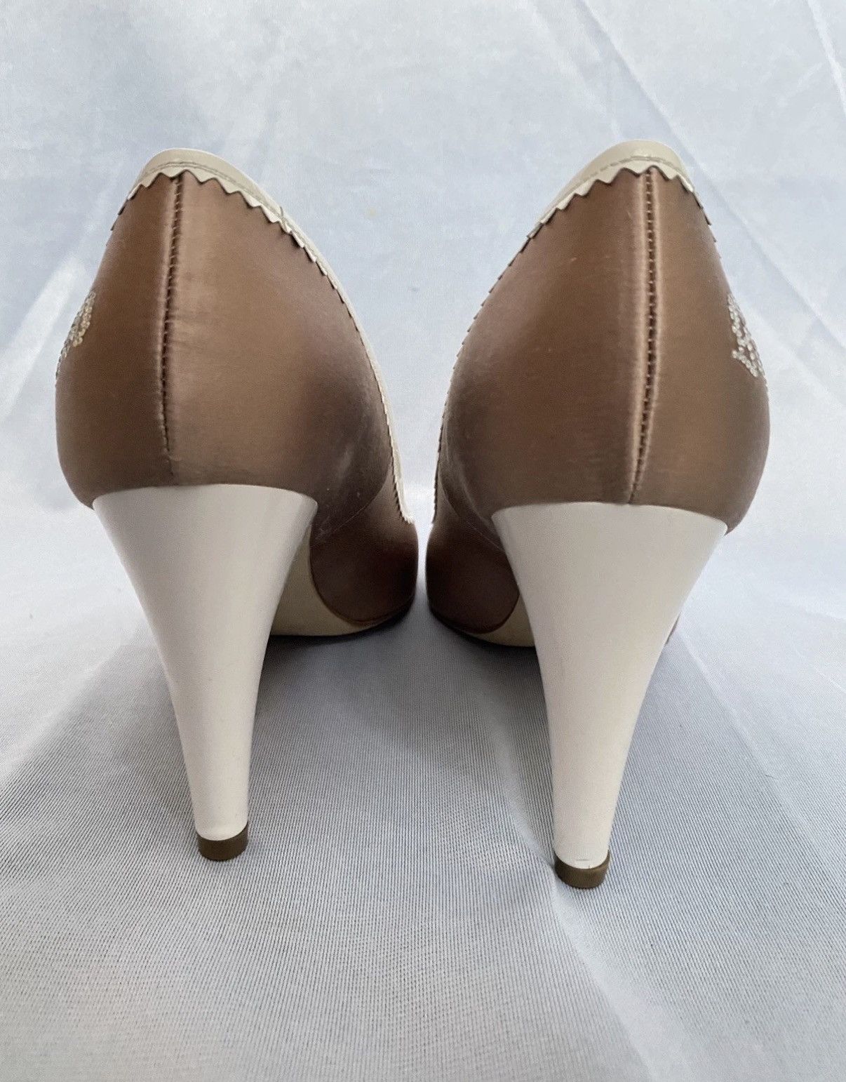 John Galliano John Galliano 2000s Vintage Satin Pointed Pumps 38eu New. Size US 8 / IT 38 - 6 Thumbnail