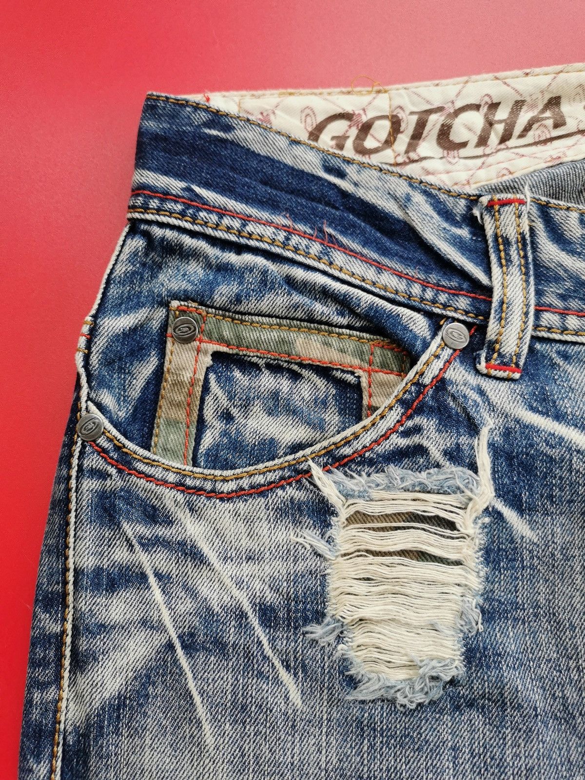 Gotcha Vintage Gotcha Surf Print Distressed Jeans Size US 30 / EU 46 - 7 Thumbnail