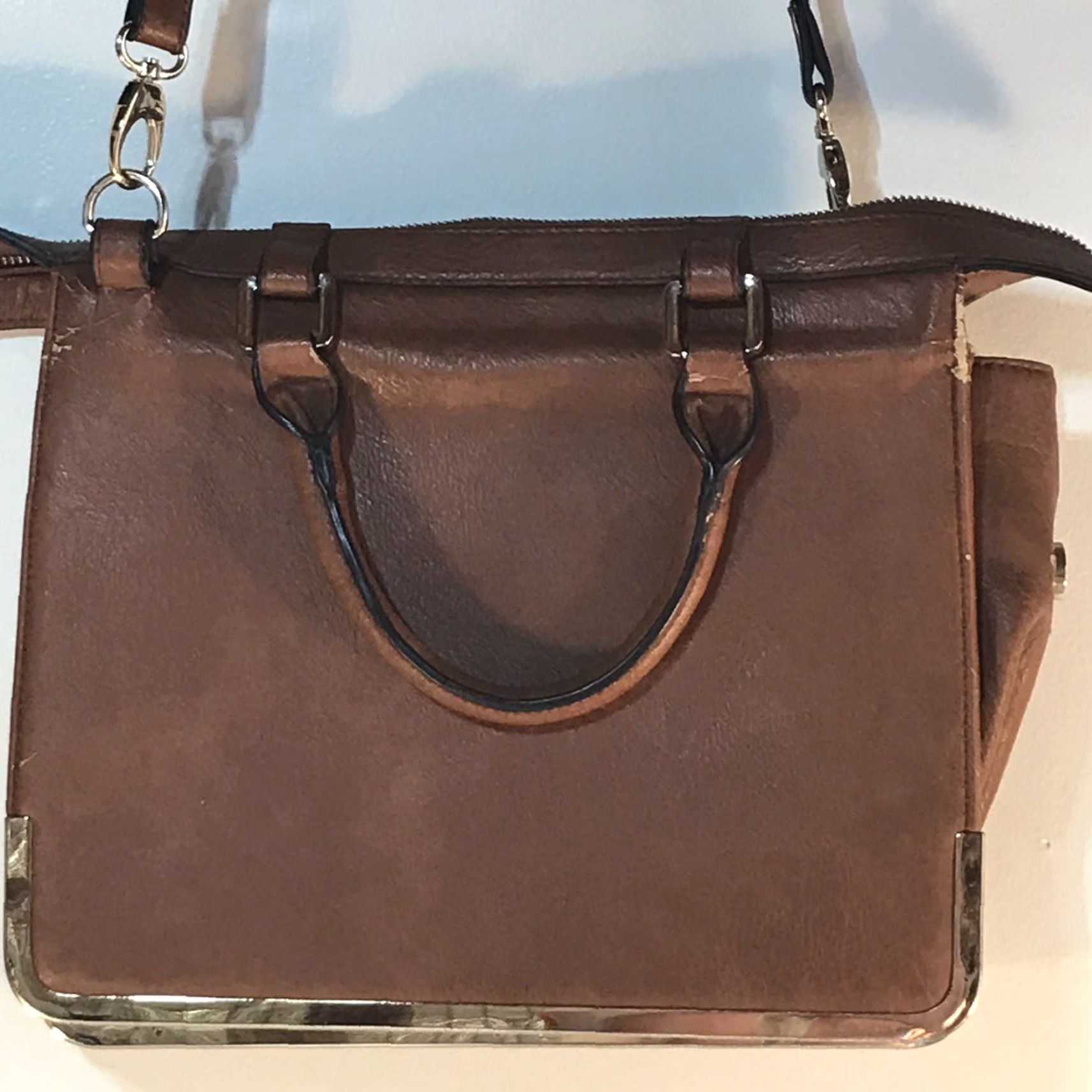 Vintage Dune Faux Leather Crossbody Bag with Gold Trim - Large Chestnut Messenger for Women Size 36" / US 14 / IT 50 - 3 Thumbnail