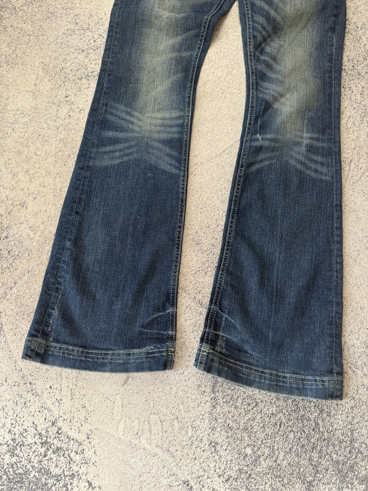 Japanese Brand Vintage Women’s Flared Jeans Y2K Japanese Size 28" / US 6 / IT 42 - 6 Thumbnail