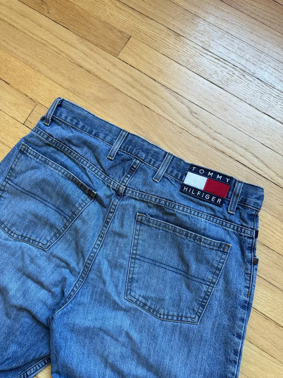 Tommy Hilfiger × Vintage Vintage Tommy Hilfiger Jeans Distressed Jeans 90s 32/30 Size US 32 / EU 48 - 4 Thumbnail