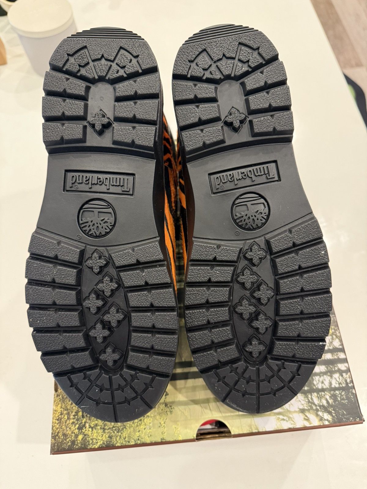 Supreme × Timberland Supreme Timberland Tiger Size US 9 / EU 42 - 7 Thumbnail