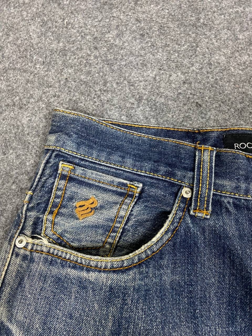 Rocawear vintage rocawear regular fit distressed denim Size US 35 - 11 Thumbnail