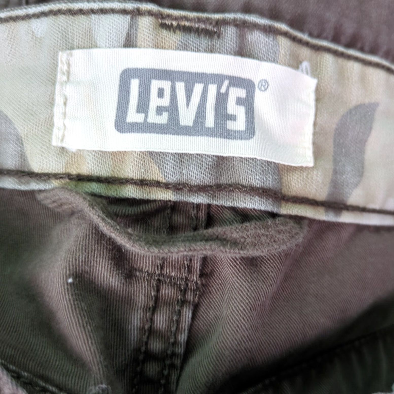 Levi's VINTAGE Levi's Shorts Cargo 33 8 Pocket Cotton Brown Mens Classic 90s Casual Cargo Pocket Brown Mens Size US 33 - 3 Thumbnail