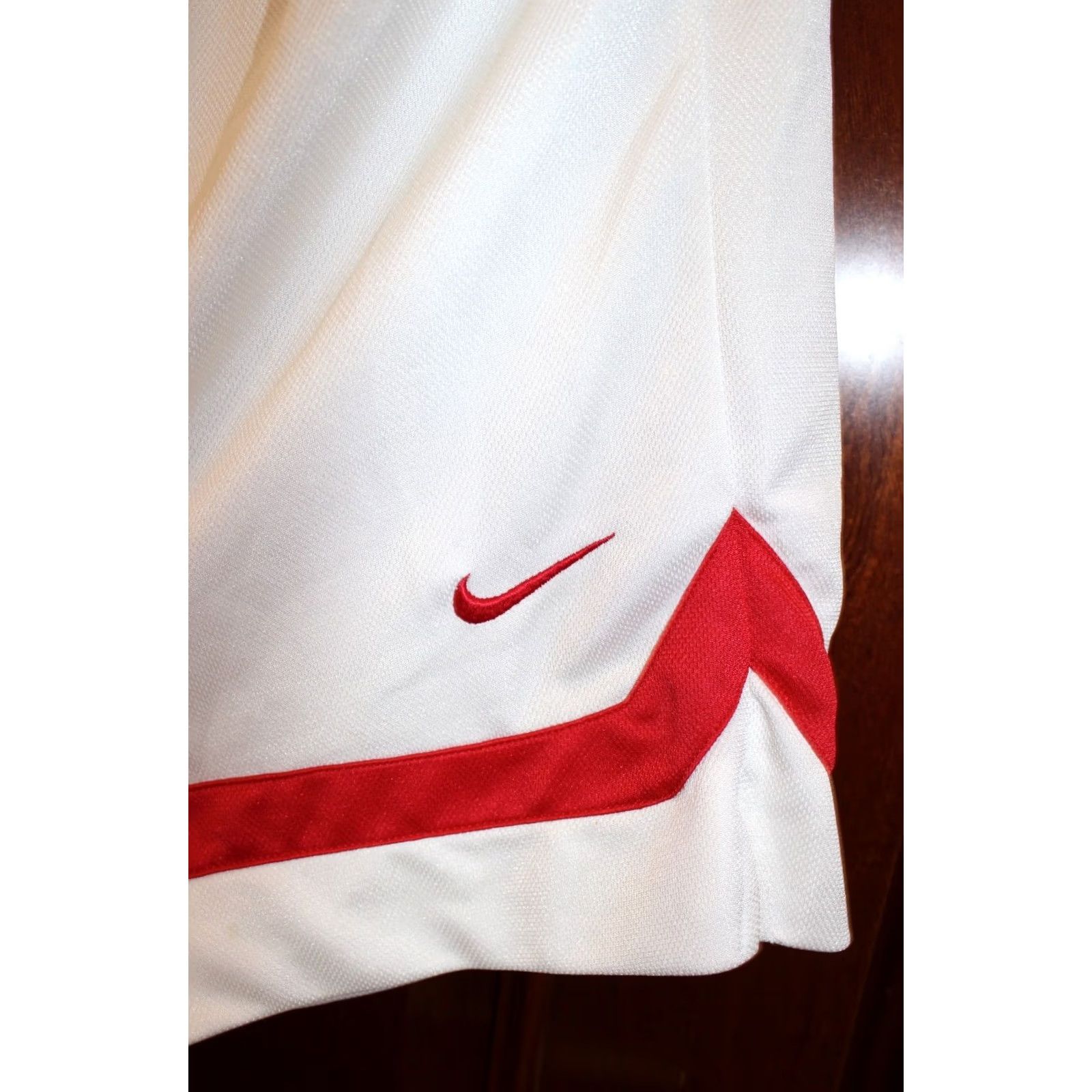 Nike VINTAGE Nike Basketball Shorts Mens M White Red 90s Size US 31 - 5 Thumbnail