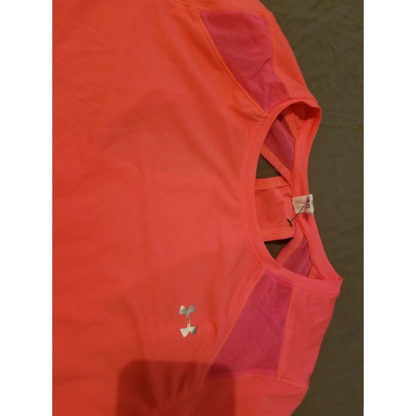 Under Armour Womens Under Armour Shirt S Small Orange Athletic Gym Workout Long Sleeve Size S / US 4 / IT 40 - 2 Thumbnail