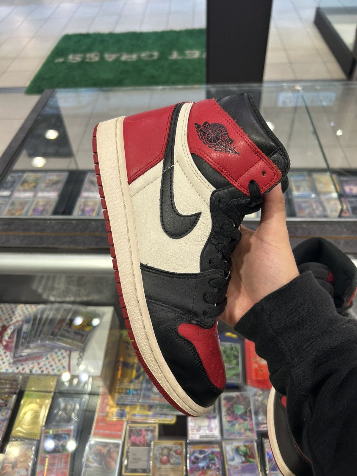 Jordan Brand Jordan 1 bred toe 2018 Size US 8 / EU 41 - 6 Thumbnail