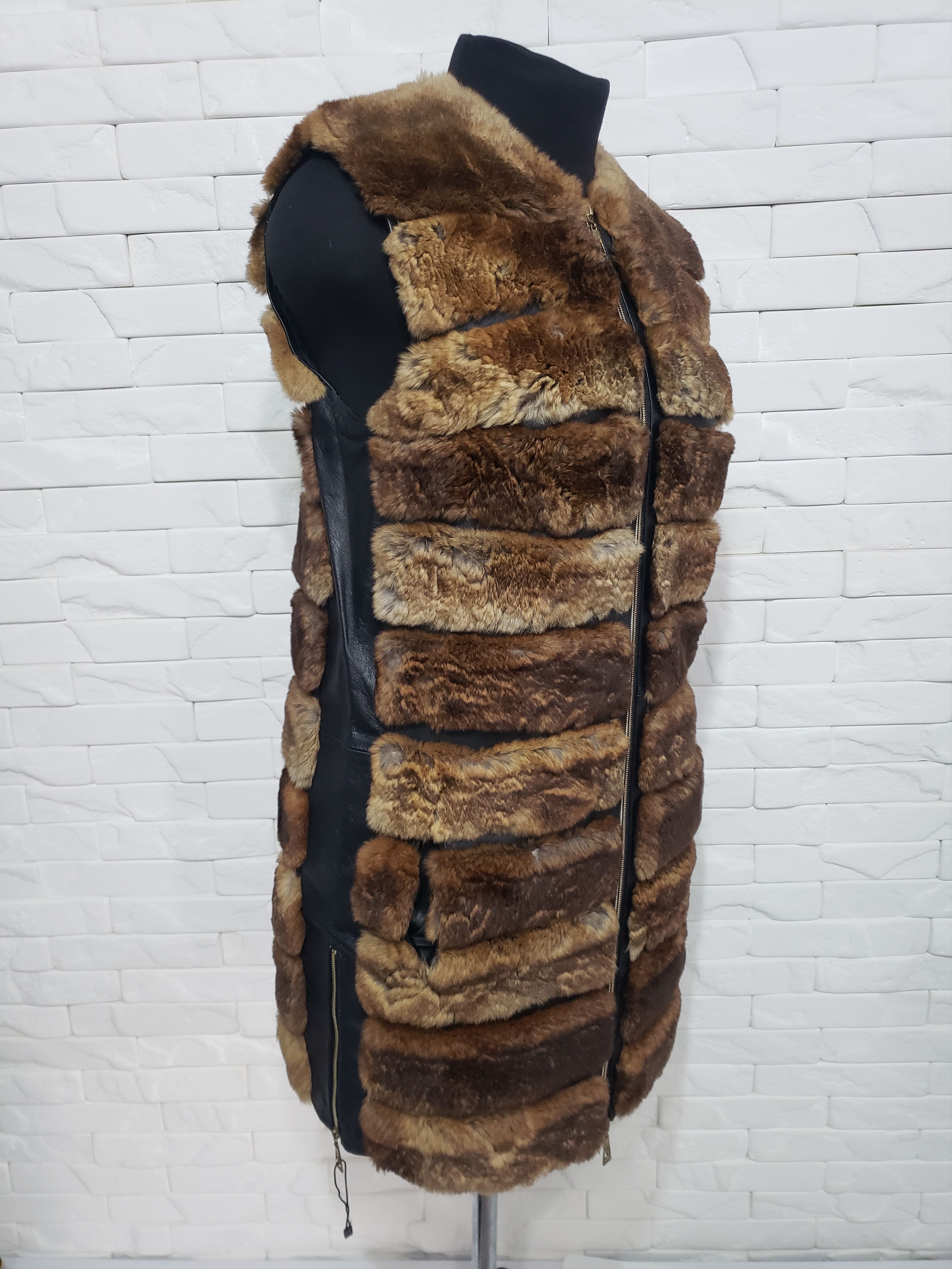 Genuine Leather Stylish women's vest made of genuine rabbit fur. Size M / US 6-8 / IT 42-44 - 1 Thumbnail