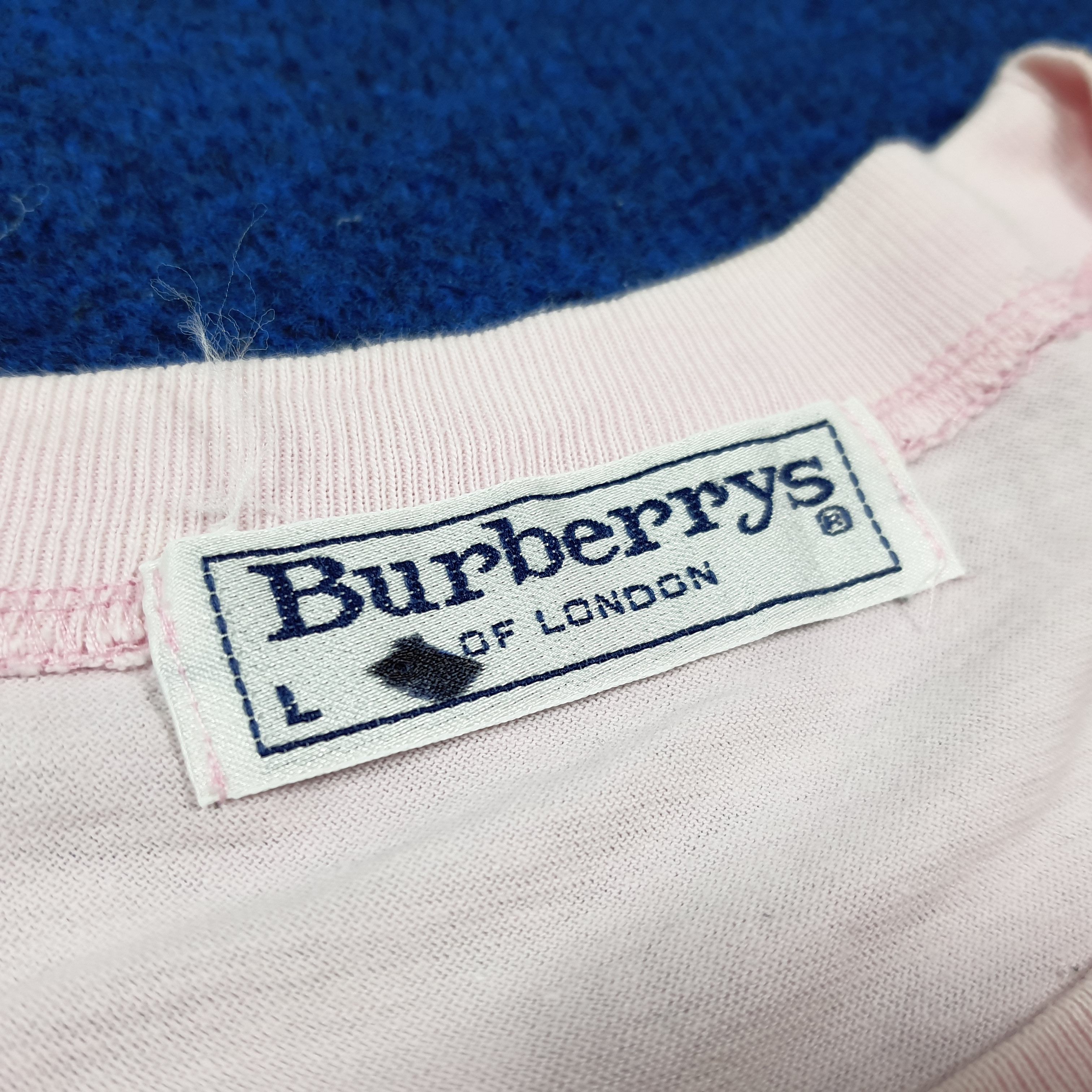 Burberry Vintage Burberry of London Spell Out Tshirt C285N63 Size US M / EU 48-50 / 2 - 6 Thumbnail