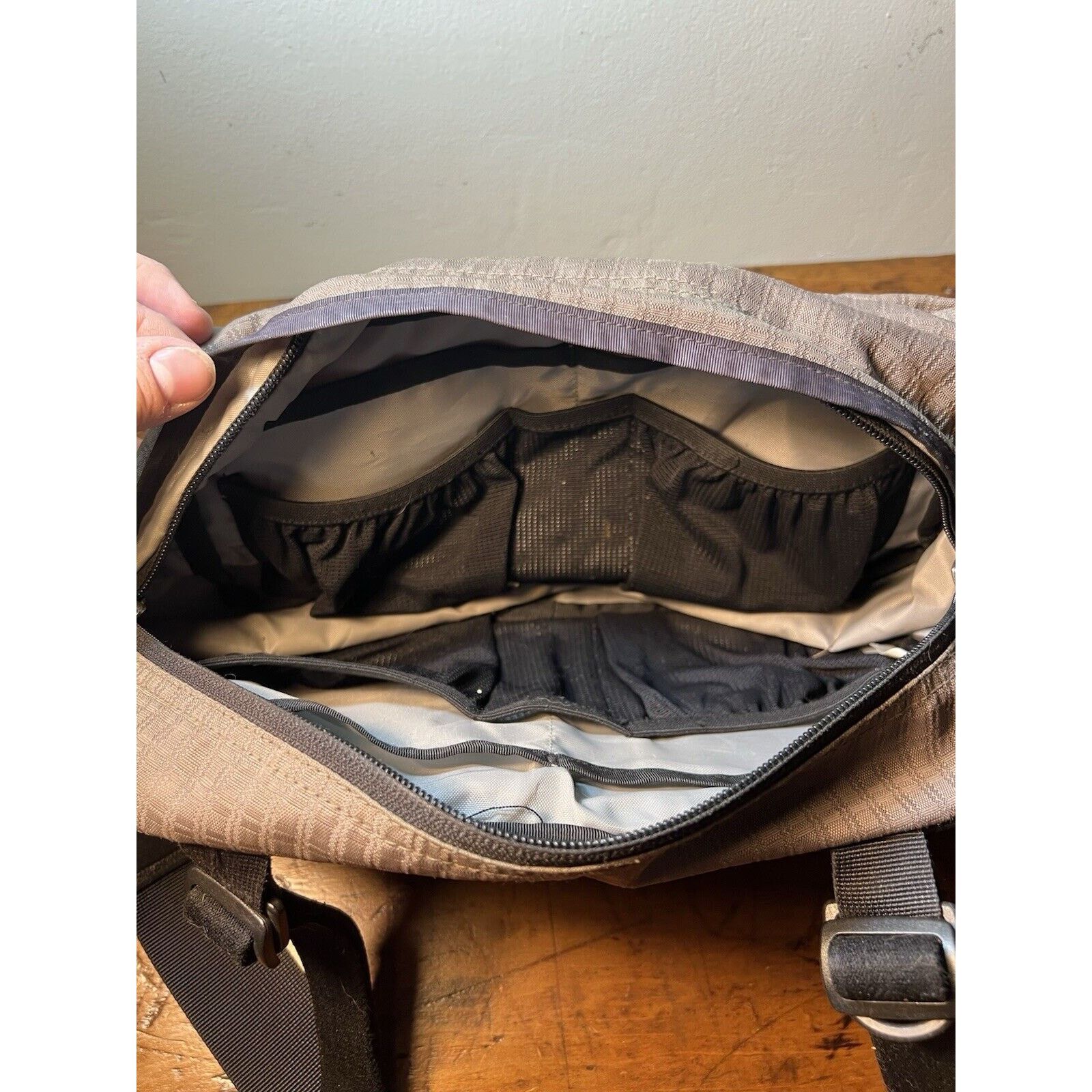 Patagonia Patagonia Hip Chest Bag Used Condition Rare Size ONE SIZE - 6 Thumbnail