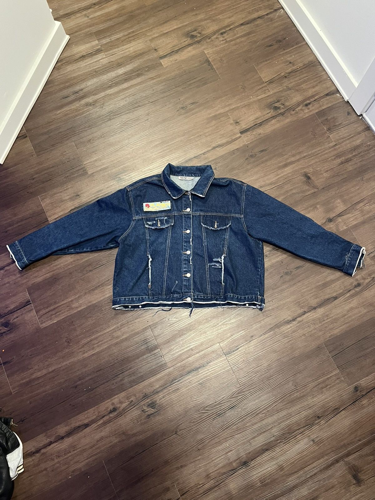 Japanese Brand Streetwear “Playboy” Cropped Distressed Jean Jacket Size US M / EU 48-50 / 2 - 1 Thumbnail
