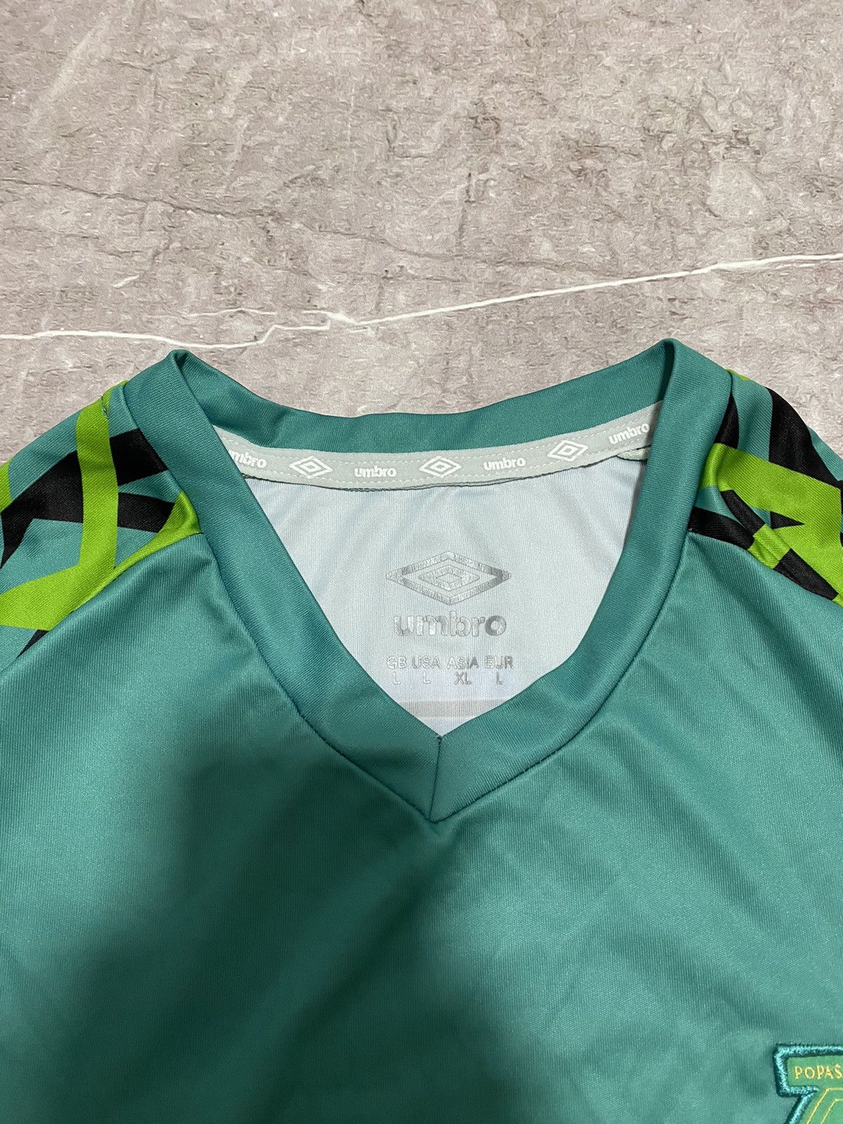 Umbro Township Rollers FC Botswana Umbro 2022 Home Soccer Jersey Size US L / EU 52-54 / 3 - 8 Thumbnail
